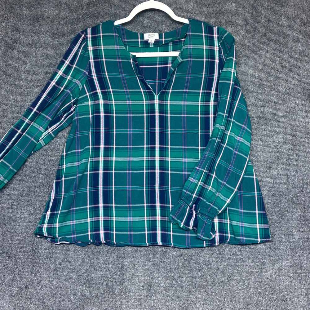 Crown &‎ Ivy Green Plaid Split Neck Peasant Blouse Size L Rayon Spandex Holiday